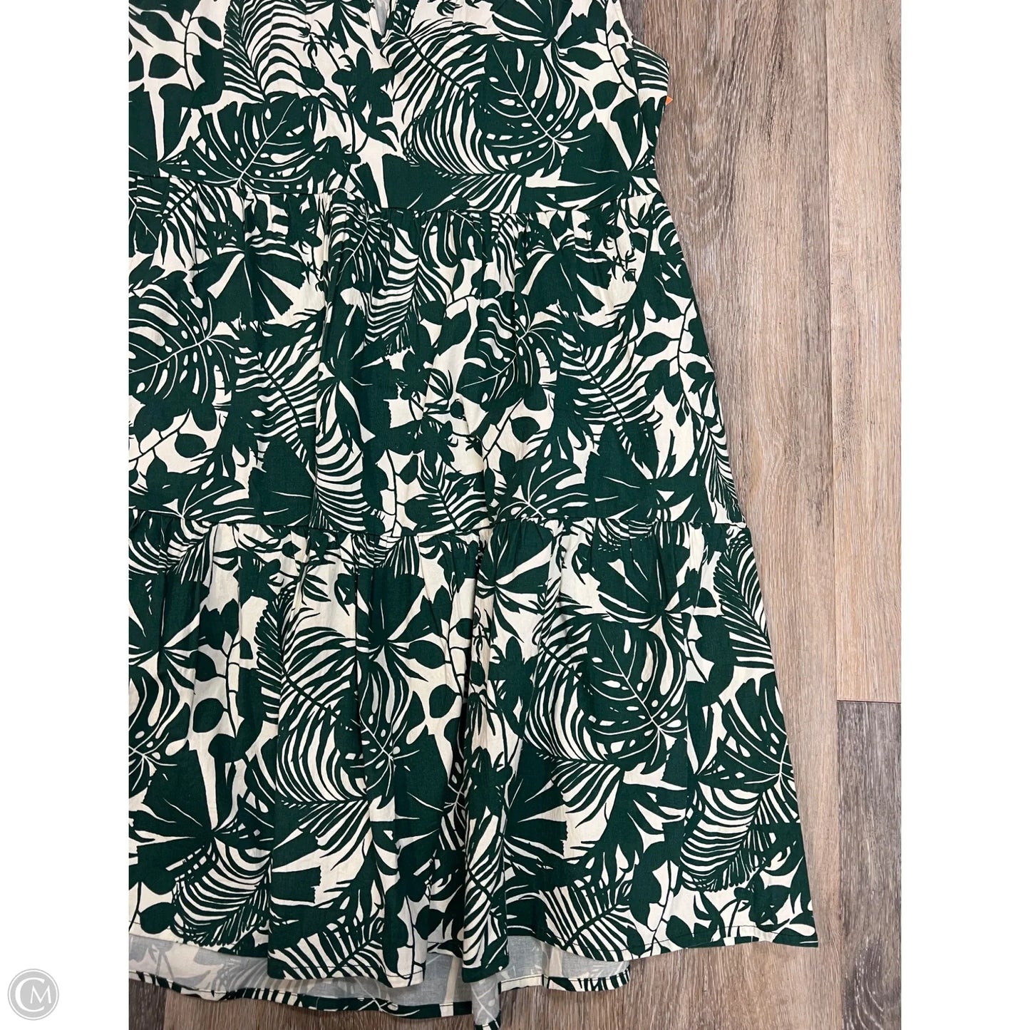 Dress Casual Short By Sundry In Green & White, Size: M