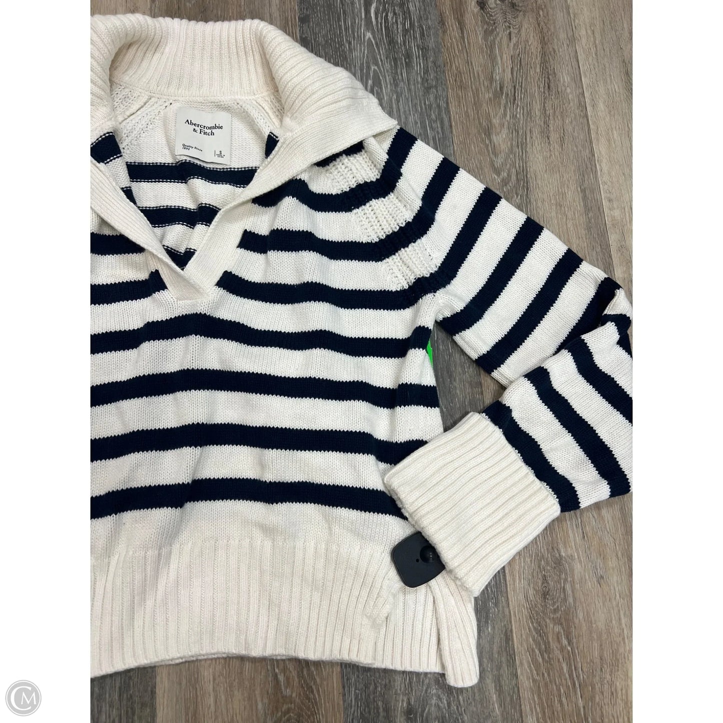 Sweater By Abercrombie And Fitch In Striped Pattern, Size: S