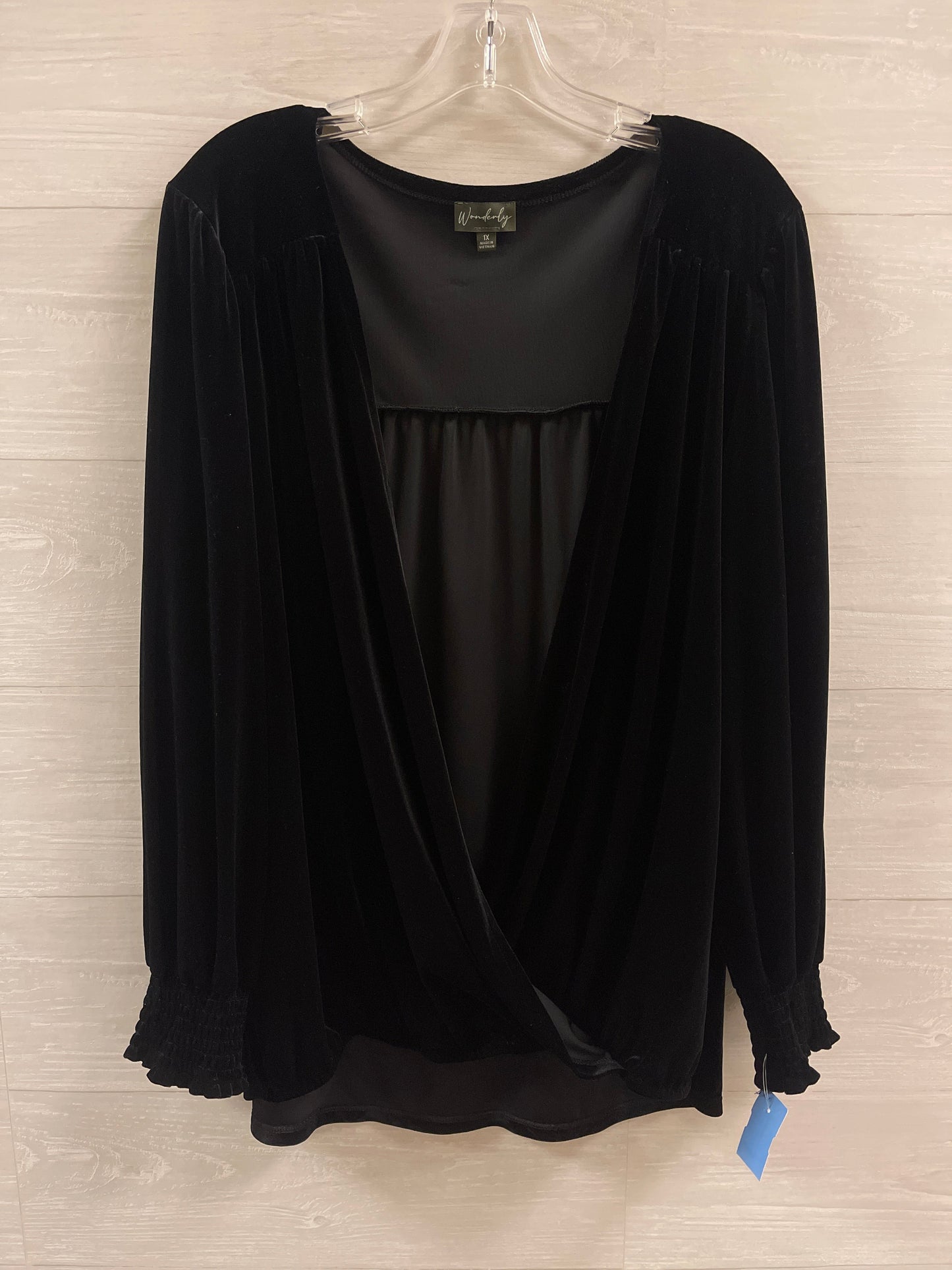 Top Long Sleeve By Wondery  Size: 1x