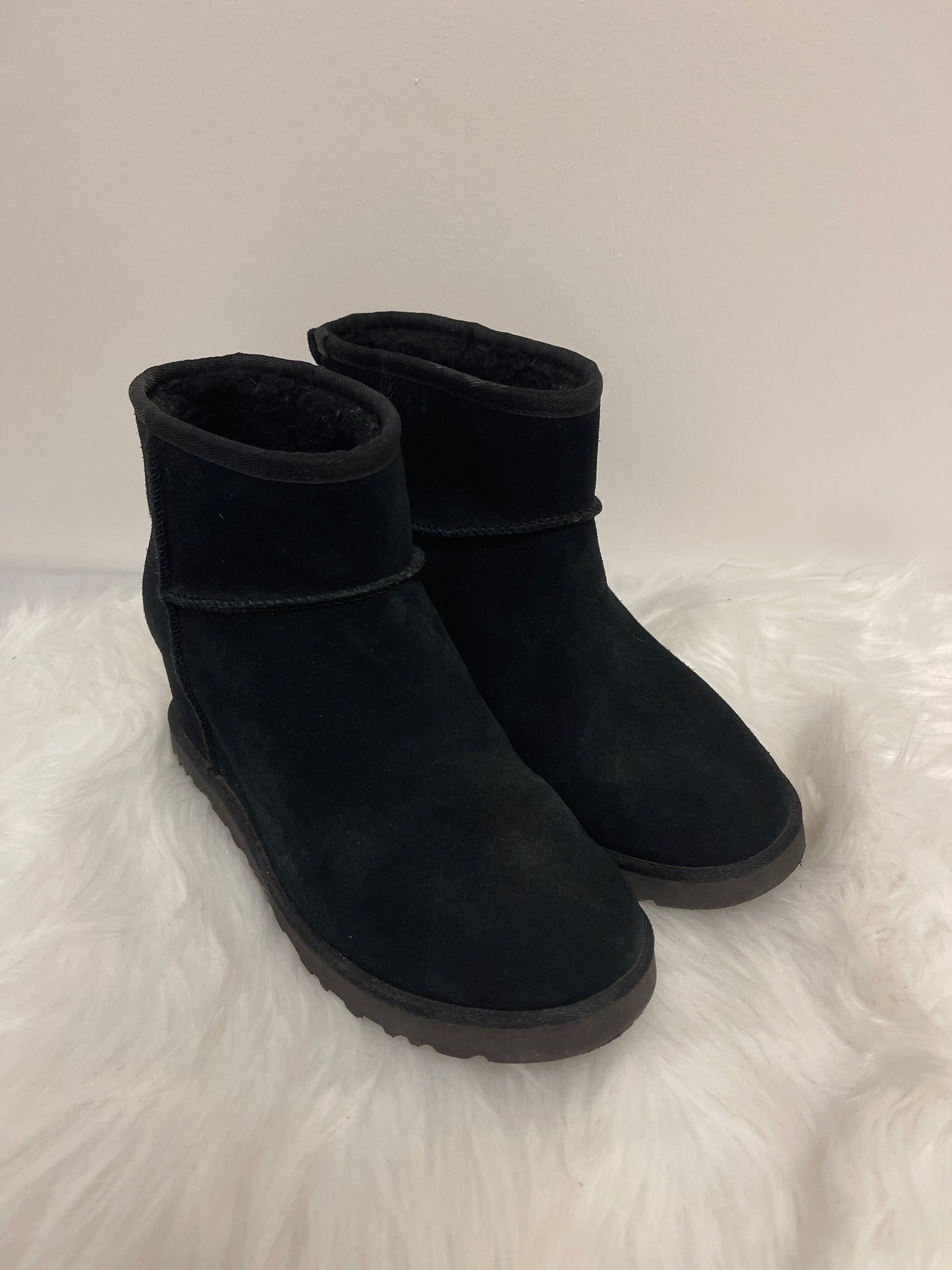 Boots Designer By Ugg  Size: 8