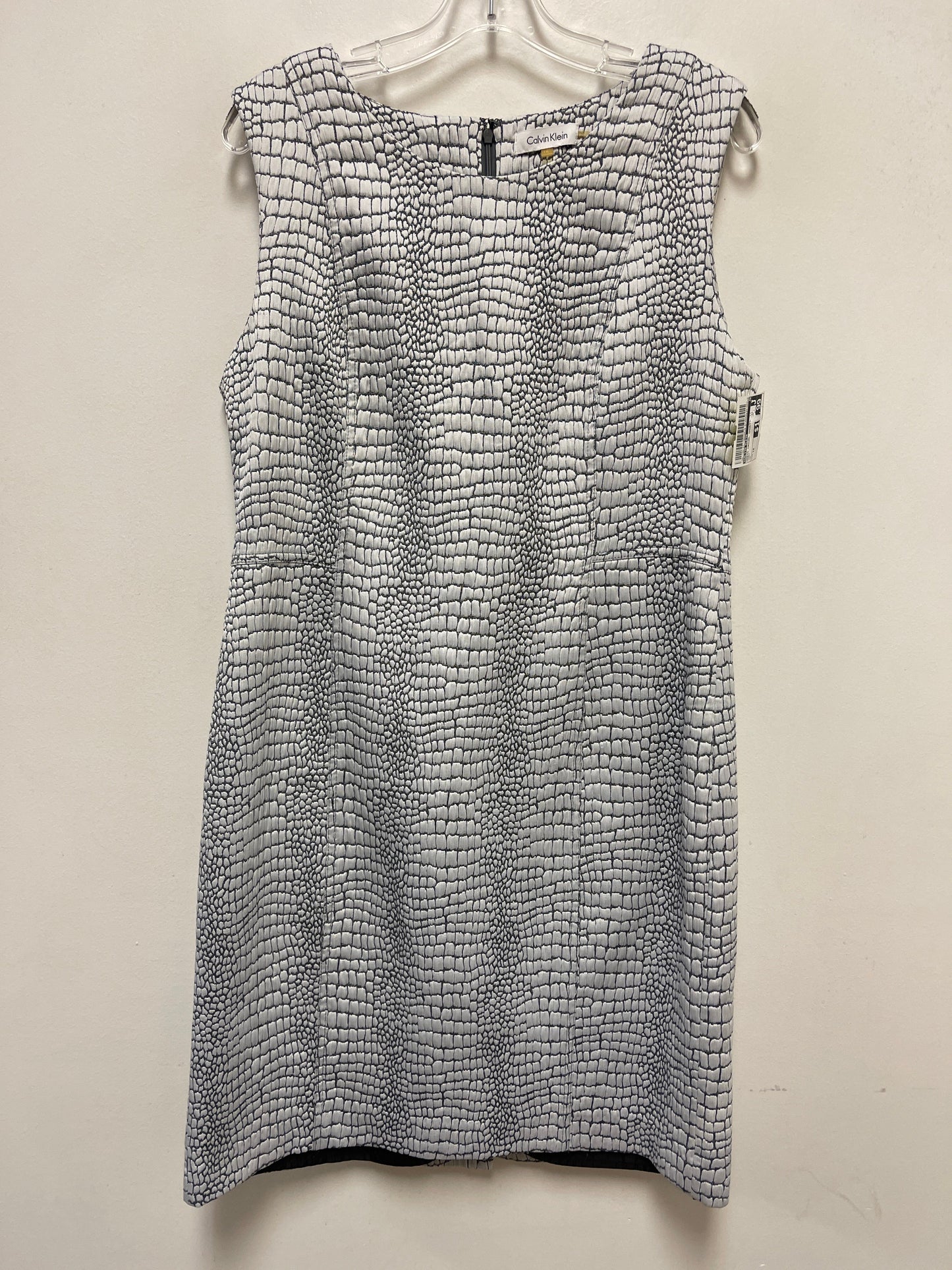 Dress Casual Short By Calvin Klein In Grey, Size: 1x