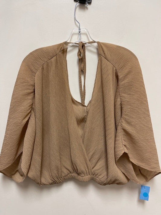 Top Short Sleeve By Clothes Mentor In Tan, Size: Xl