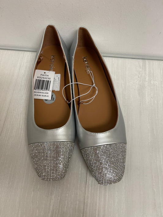 Shoes Flats By Kensie In Silver, Size: 9.5