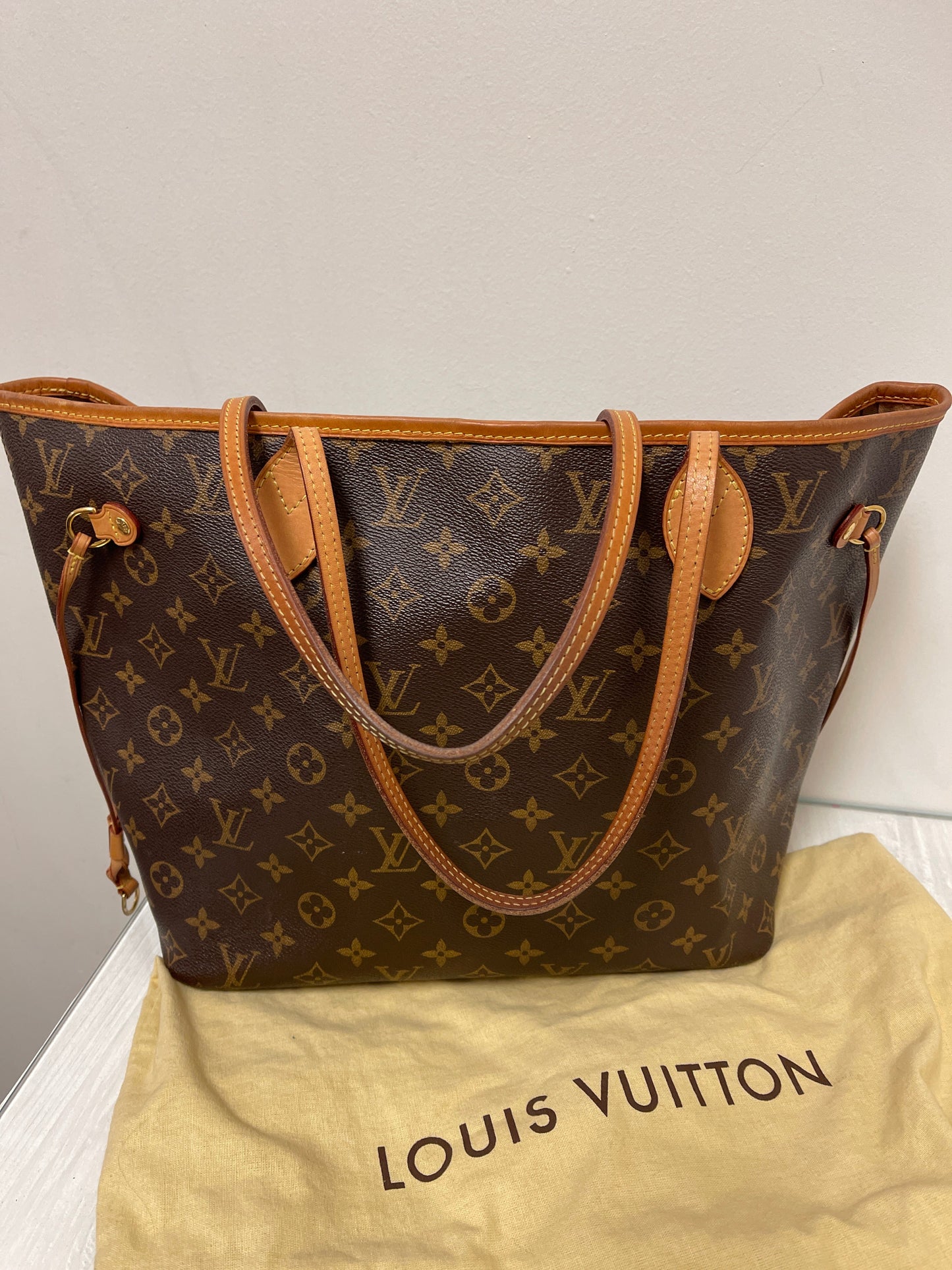 Handbag Luxury Designer By Louis Vuitton, Size: Large