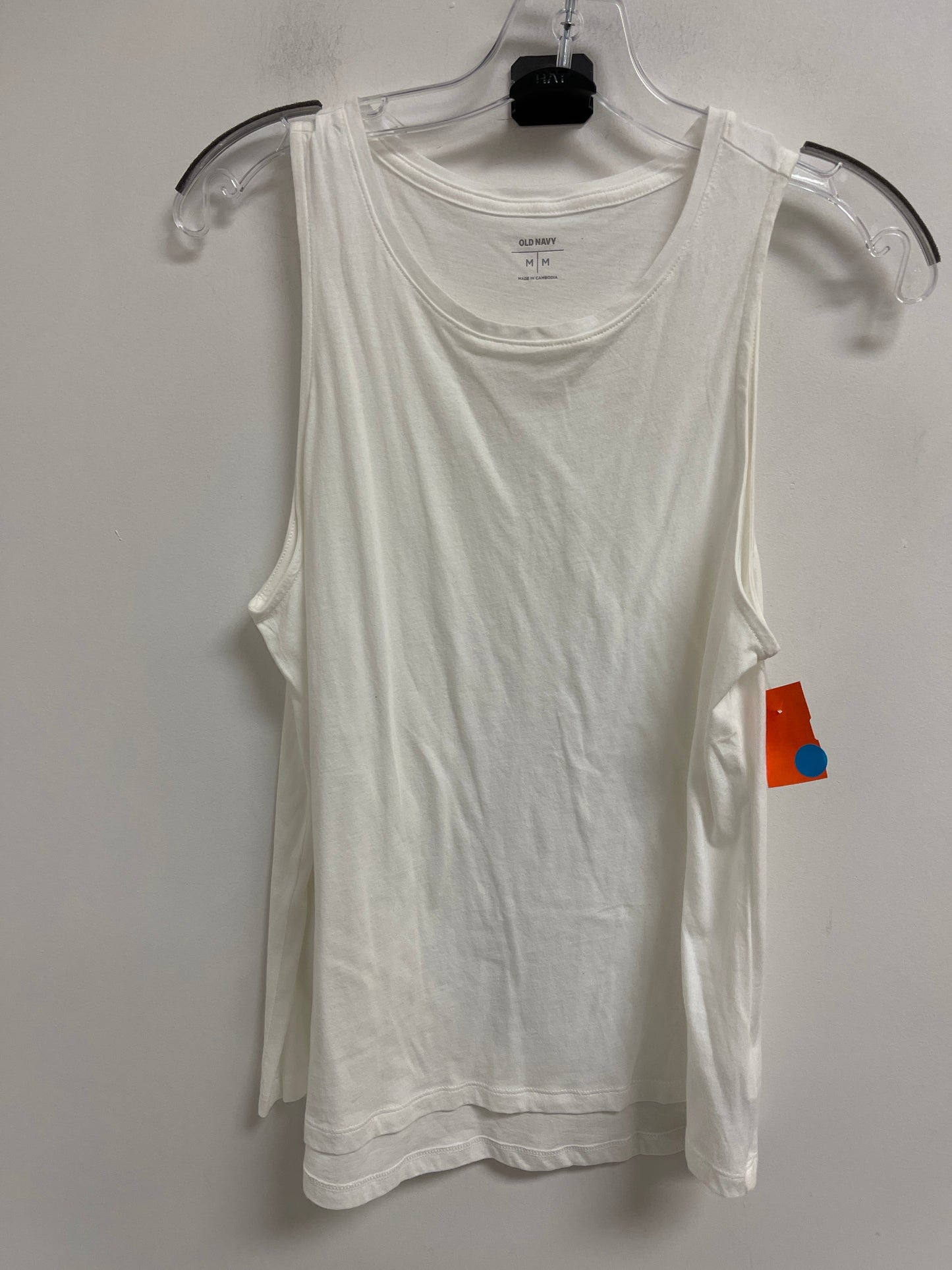 Top Sleeveless By Old Navy In White, Size: M