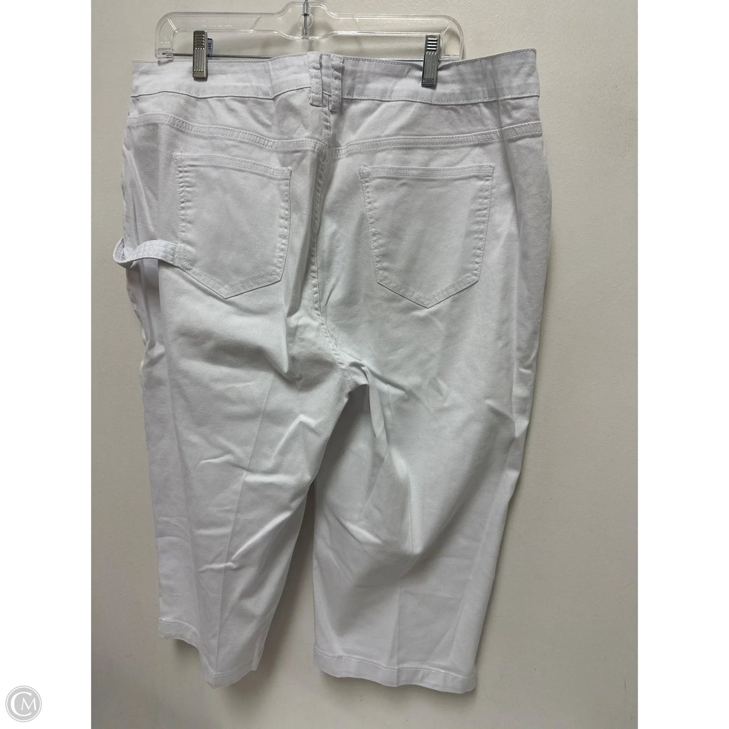 Capris By Ashley Stewart In White, Size: 22