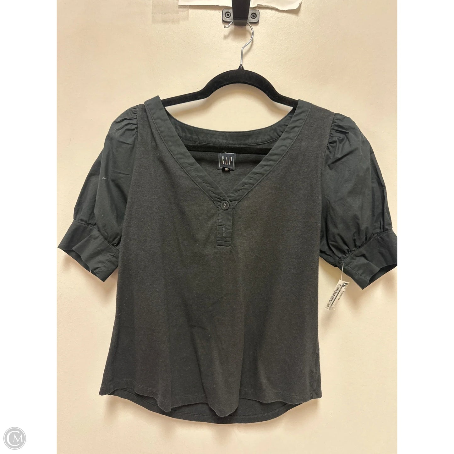 Top Short Sleeve By Gap In Grey, Size: Xs