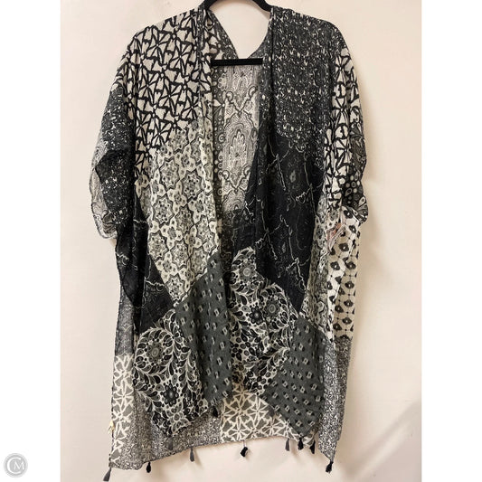 Kimono By Clothes Mentor In Black & Grey, Size: Osfm