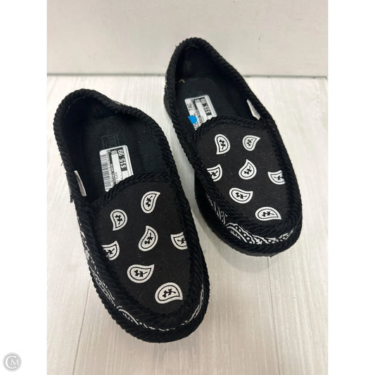 Shoes Flats By Clothes Mentor In Black, Size: 8