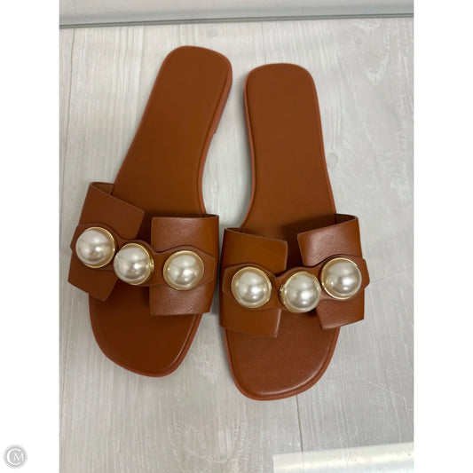 Sandals Flats By Clothes Mentor In Brown, Size: 8.5