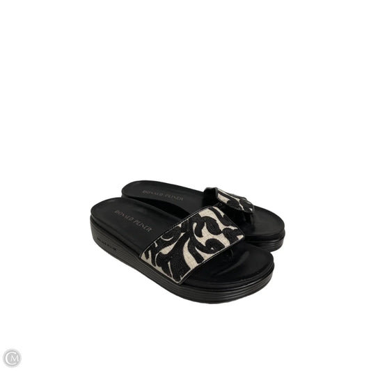 Sandals Flats By Donald Pliner In Black & White, Size: 7