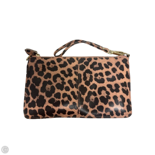 Wristlet By Clothes Mentor, Size: Medium
