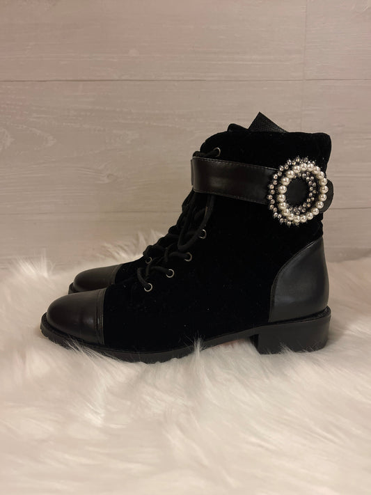 Boots Combat By White House Black Market  Size: 6