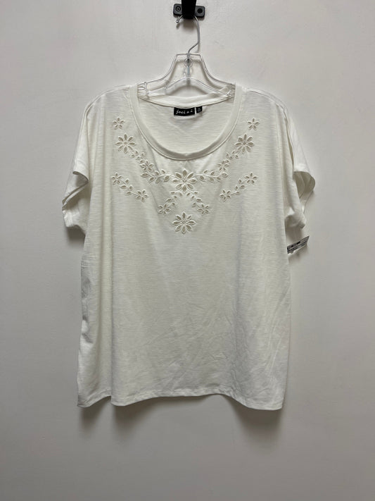 White Top Short Sleeve Clothes Mentor, Size Xl