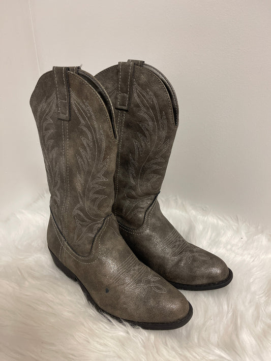 Grey Boots Western Rampage, Size 8