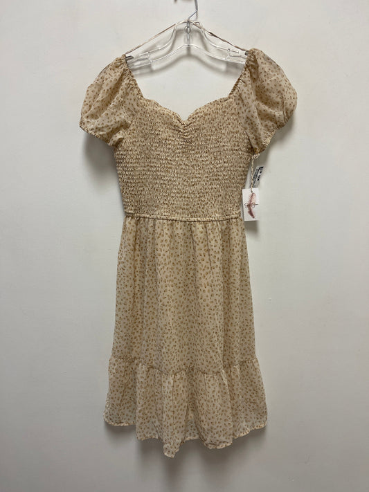 Dress Casual Short By Jessica Simpson In Cream, Size: M