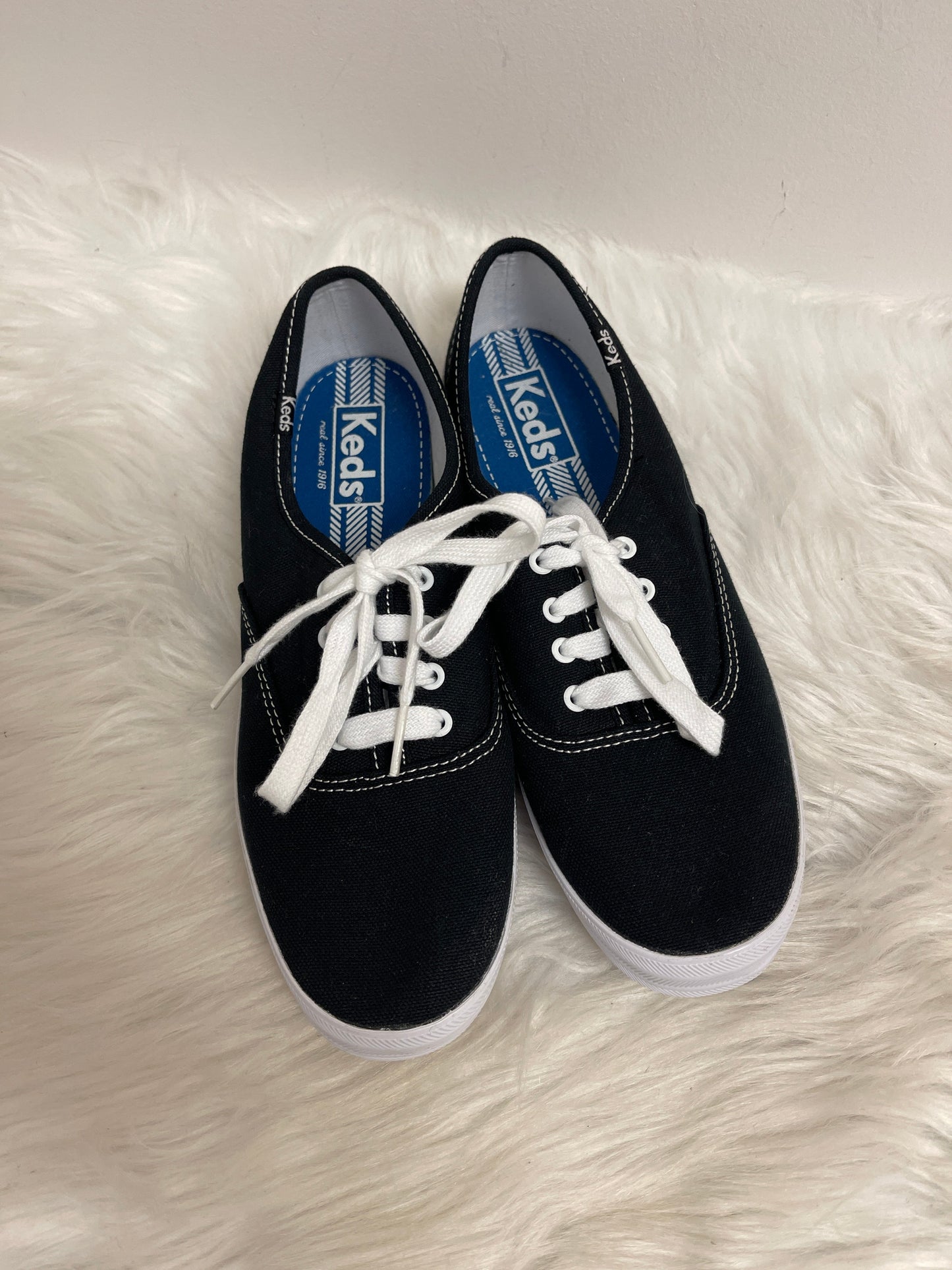 Shoes Sneakers By Keds In Black, Size: 7