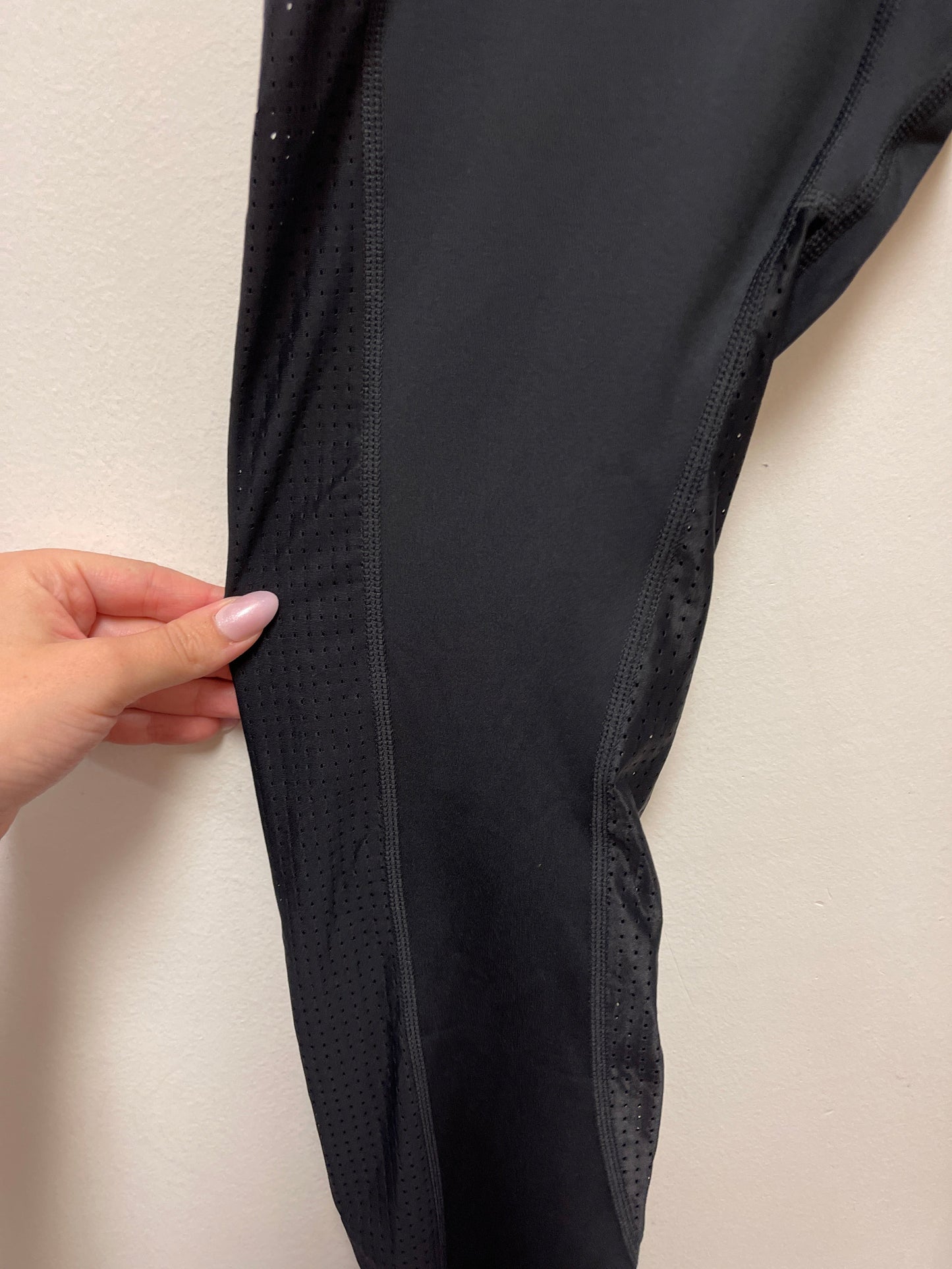 Athletic Leggings By Fabletics In Black, Size: L