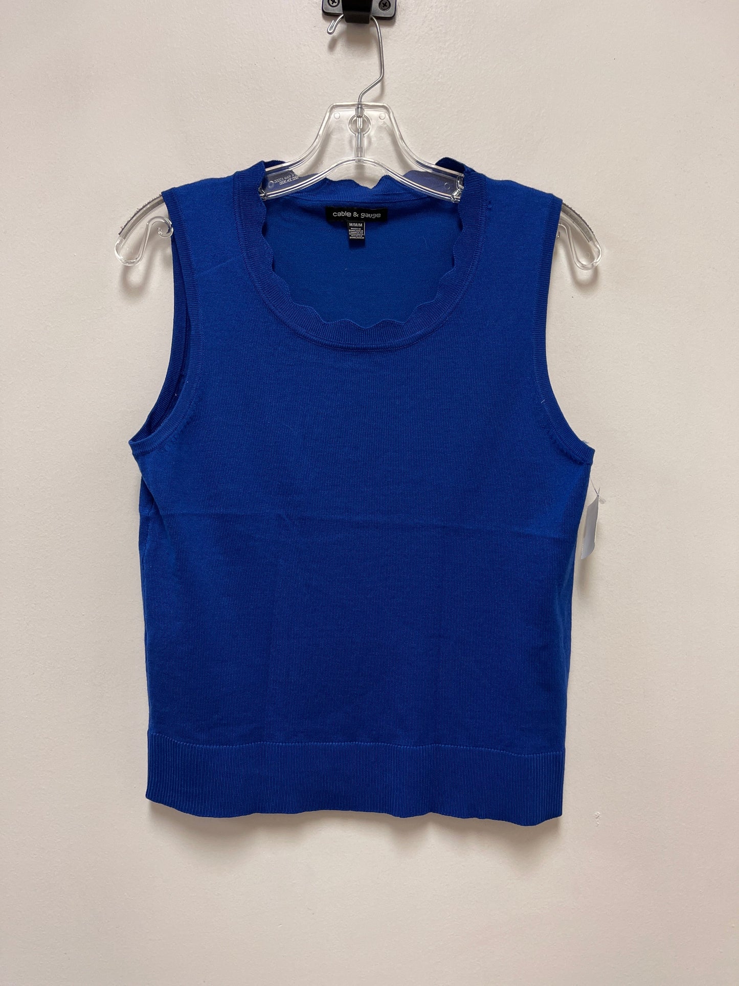 Top Sleeveless By Cable And Gauge In Blue, Size: M