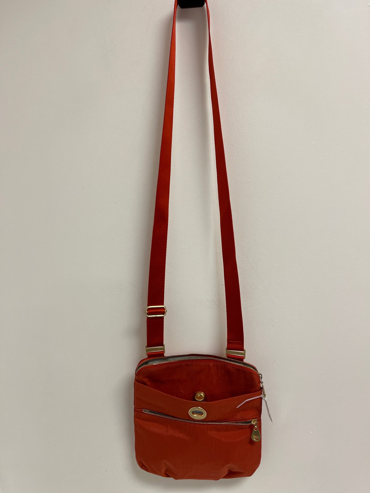 Crossbody By Baggallini, Size: Medium