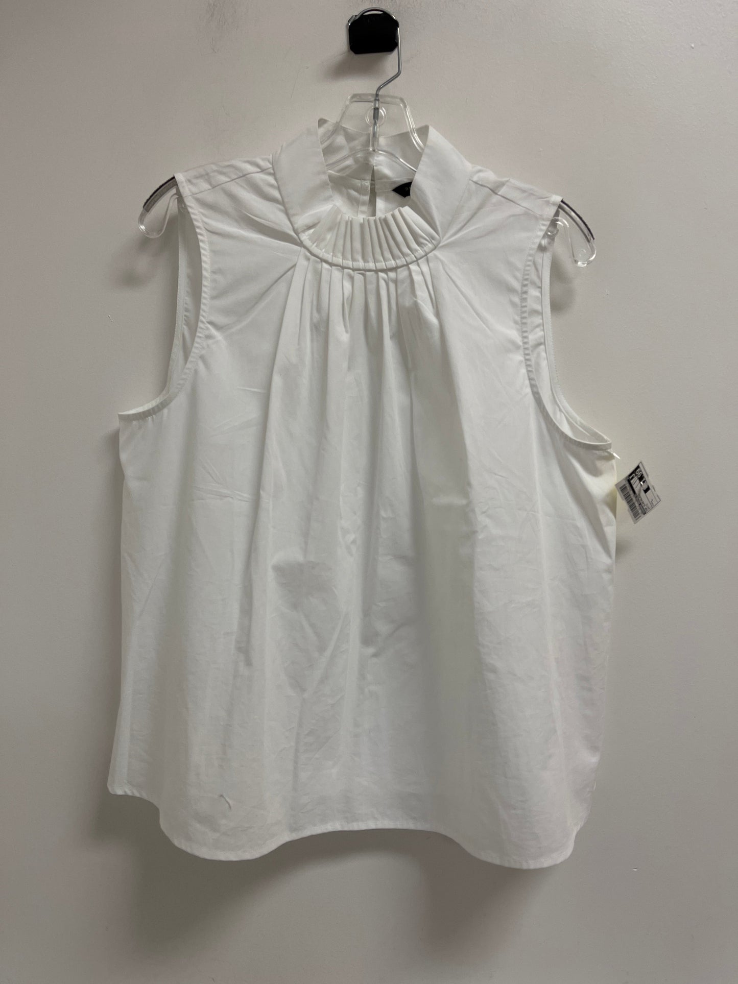 Top Sleeveless By Banana Republic In White, Size: L