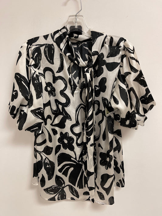 Top Short Sleeve By Entro In Black & White, Size: M