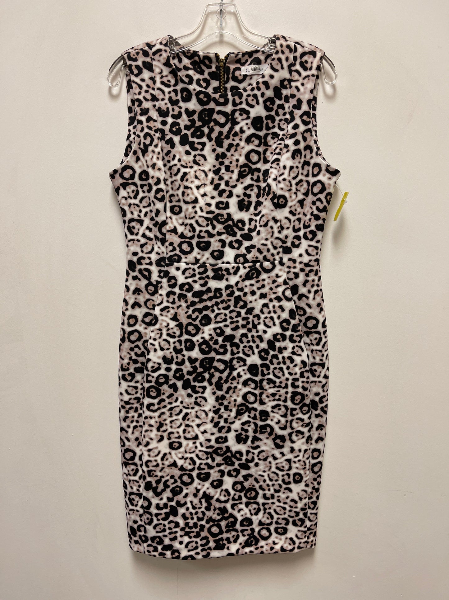 Dress Casual Short By Calvin Klein In Animal Print, Size: Xl