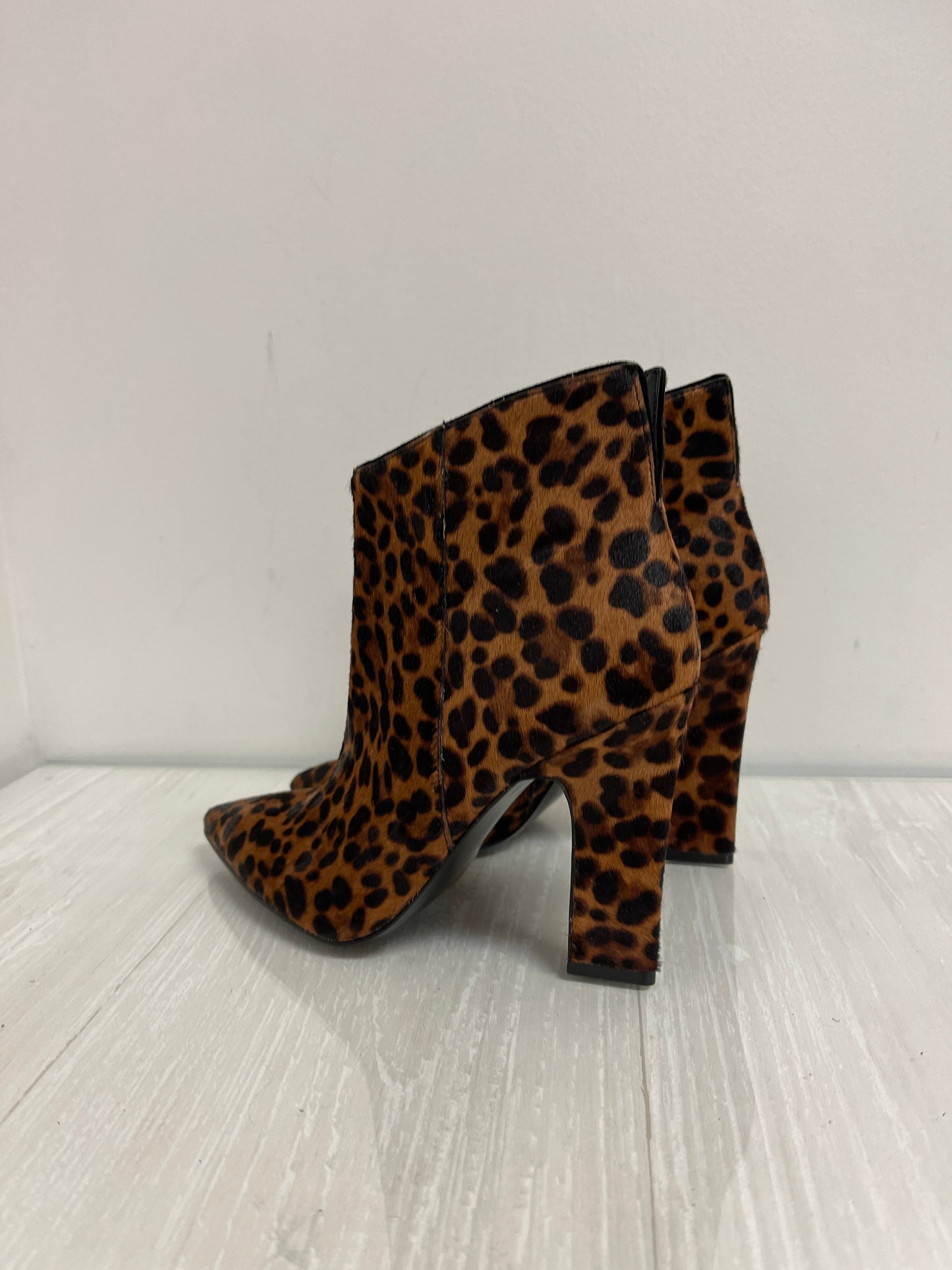 Boots Ankle Heels By Marc Fisher In Animal Print, Size: 6