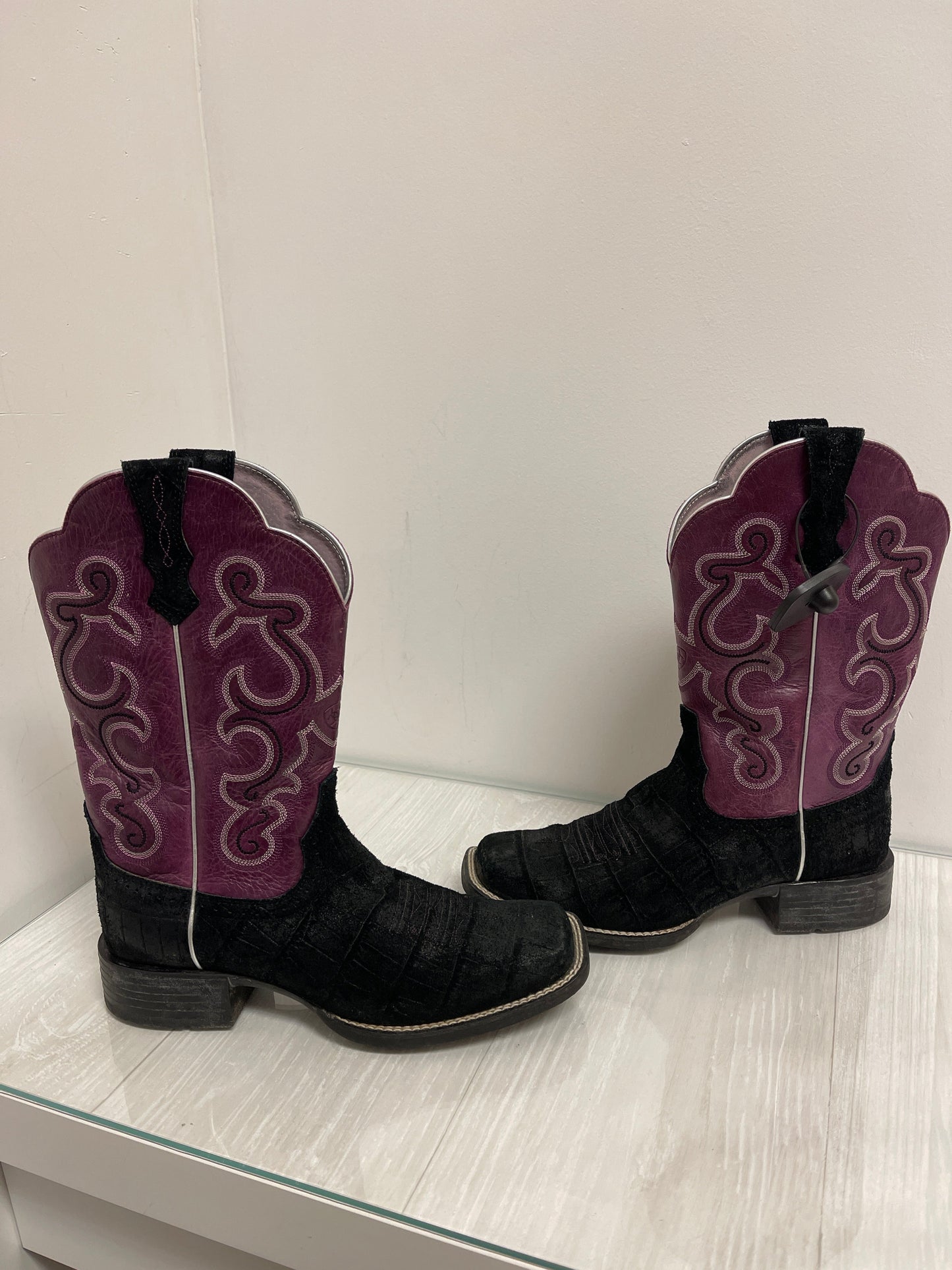 Boots Western By Ariat In Purple, Size: 8