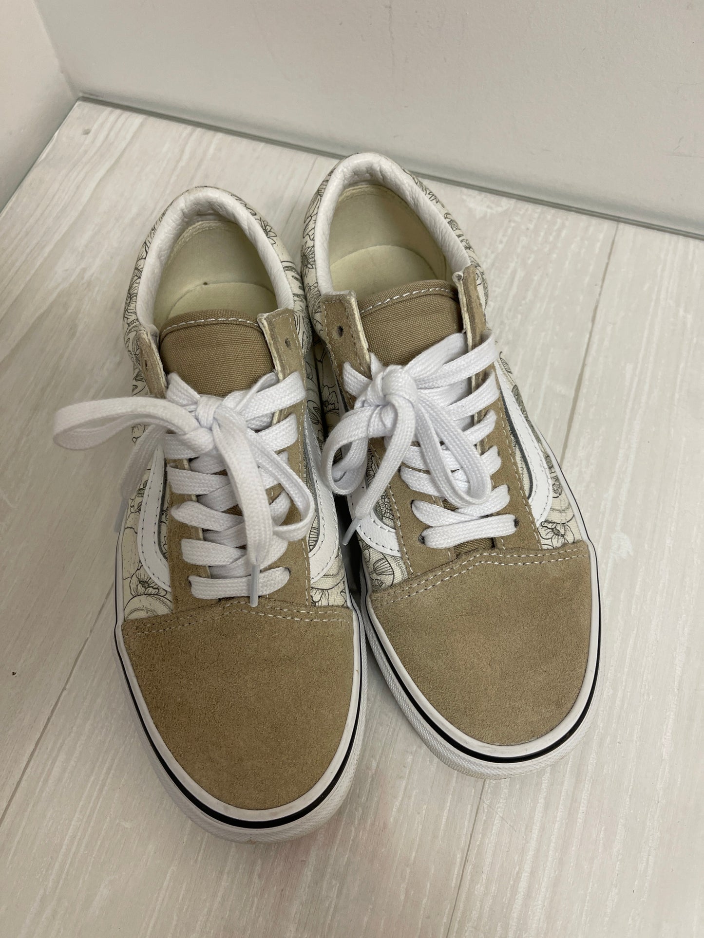 Shoes Sneakers By Vans In Cream, Size: 7