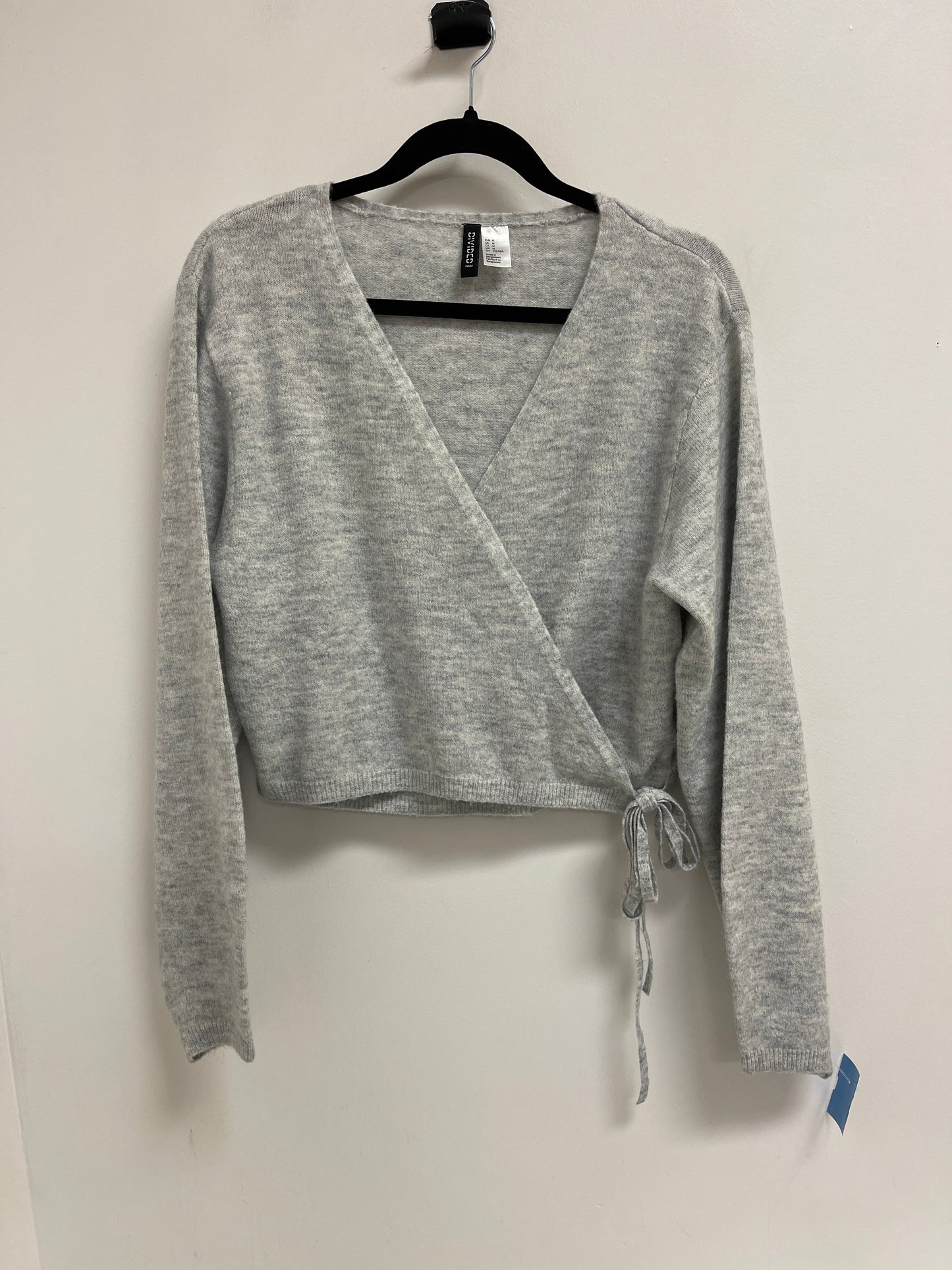 Sweater By Divided In Grey, Size: M