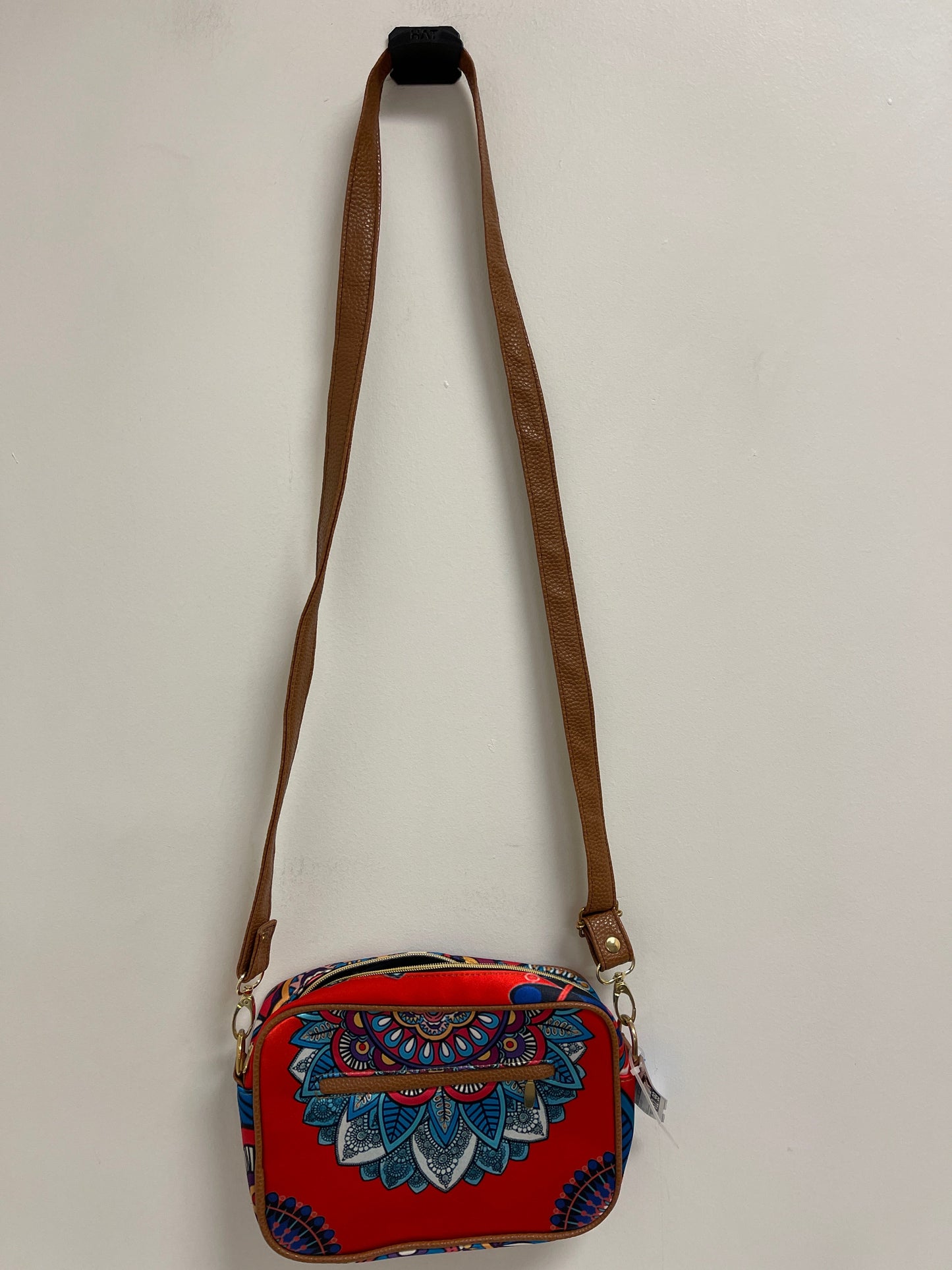 Crossbody By Clothes Mentor, Size: Medium