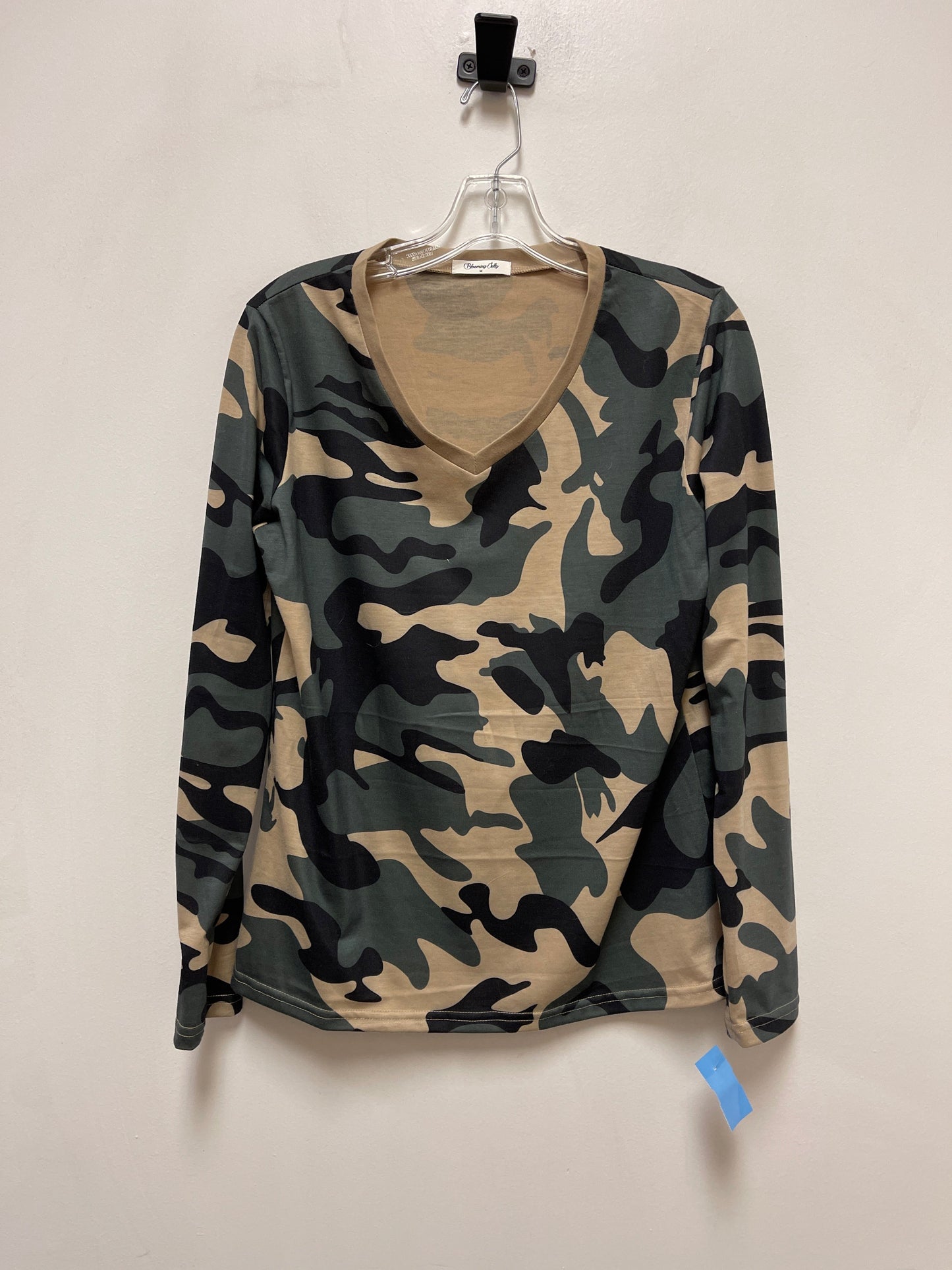 Top Long Sleeve By Clothes Mentor In Camouflage Print, Size: M