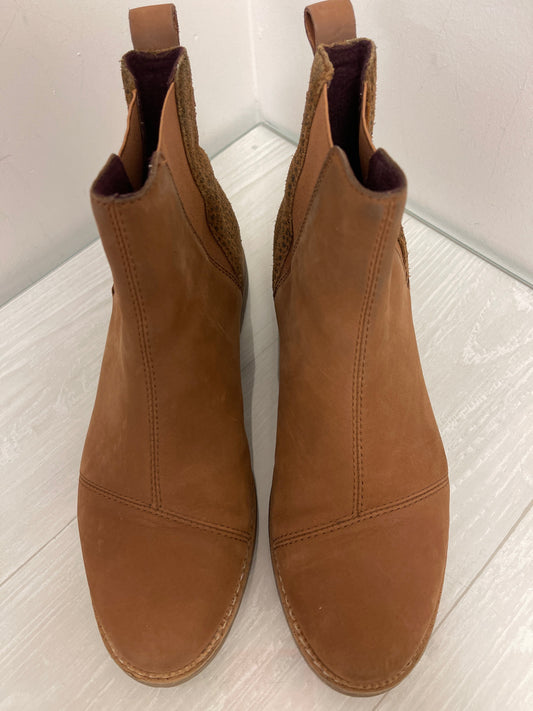 Boots Ankle Flats By Toms In Brown, Size: 8