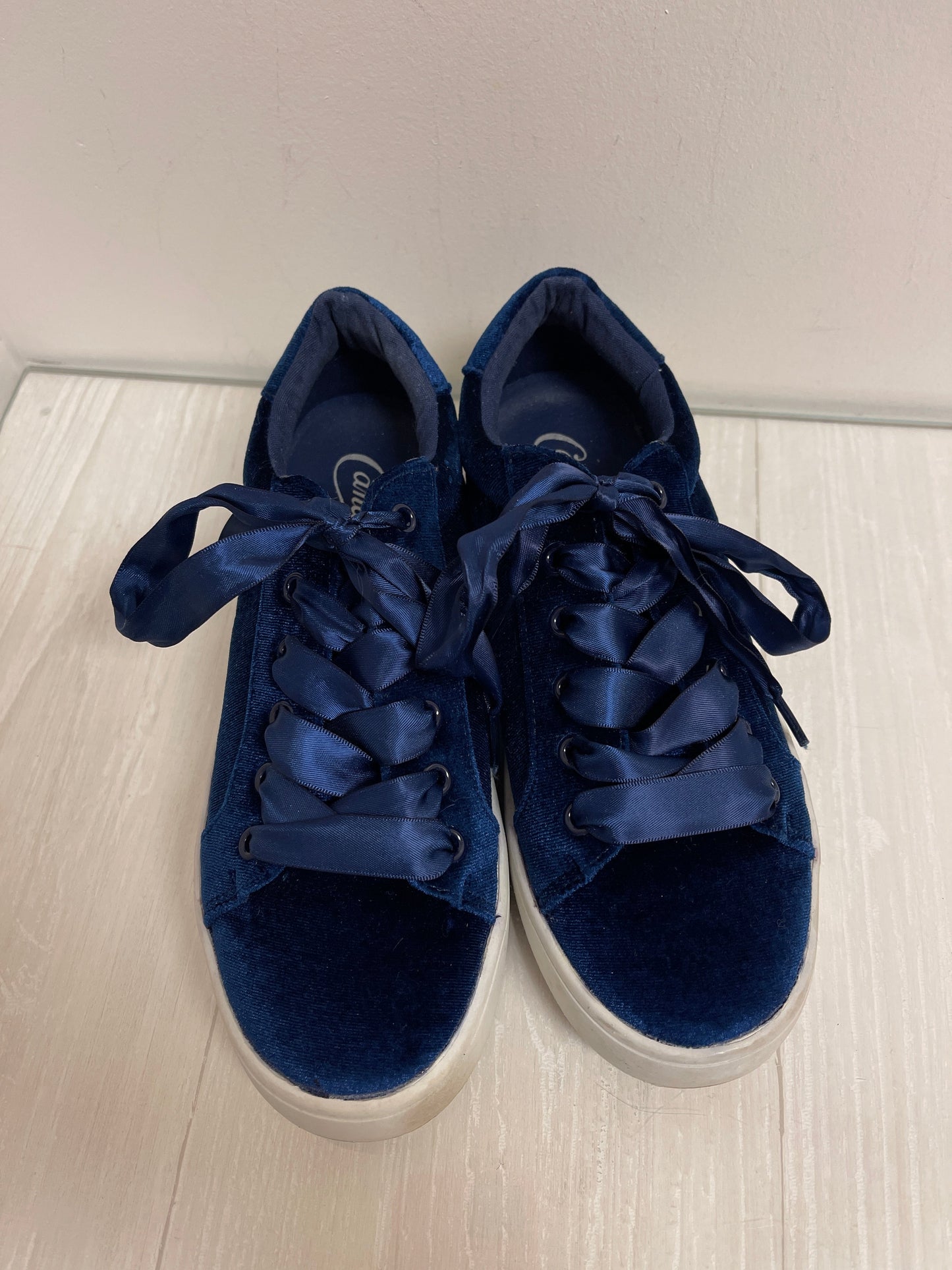 Shoes Sneakers By Candies In Blue, Size: 7