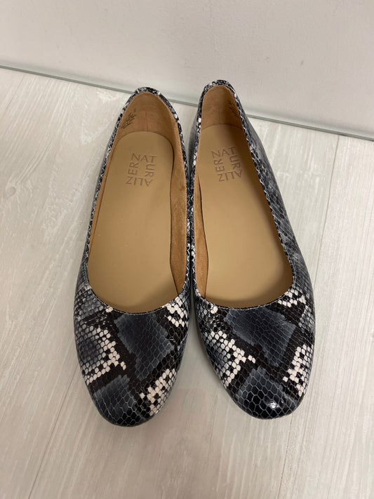 Shoes Flats By Naturalizer In Snakeskin Print, Size: 8