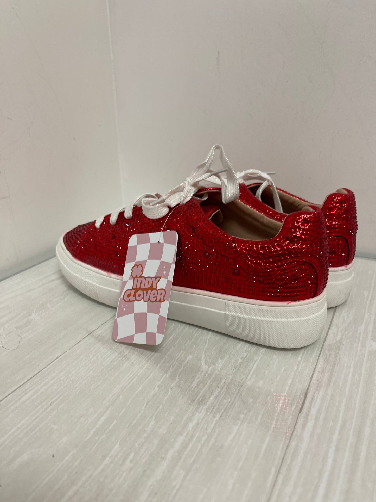 Shoes Sneakers By Clothes Mentor In Red, Size: 10