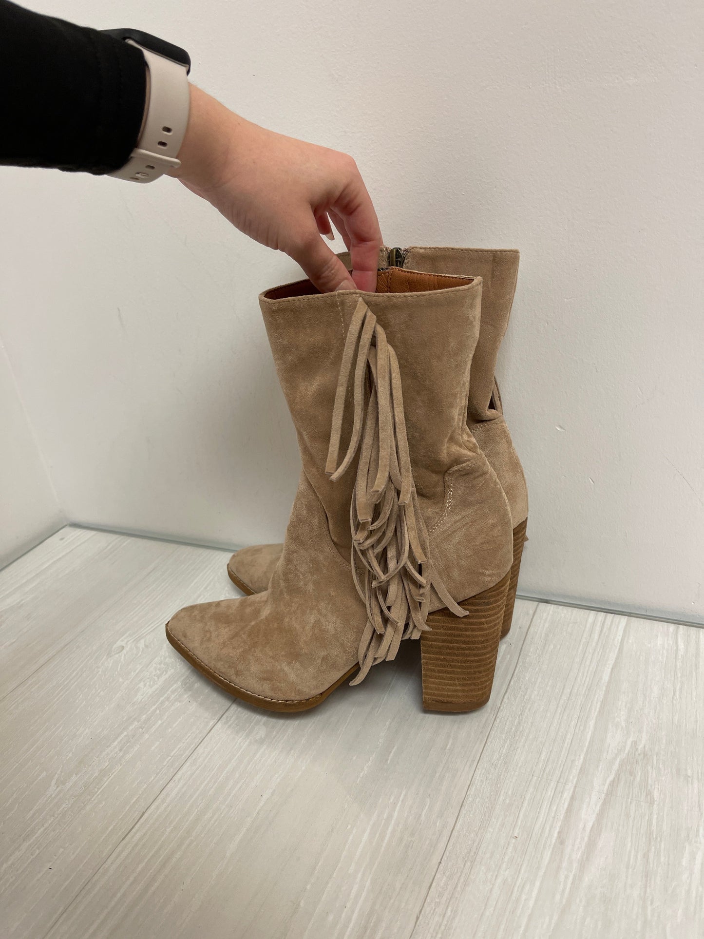 Boots Ankle Heels By Clothes Mentor In Tan, Size: 9