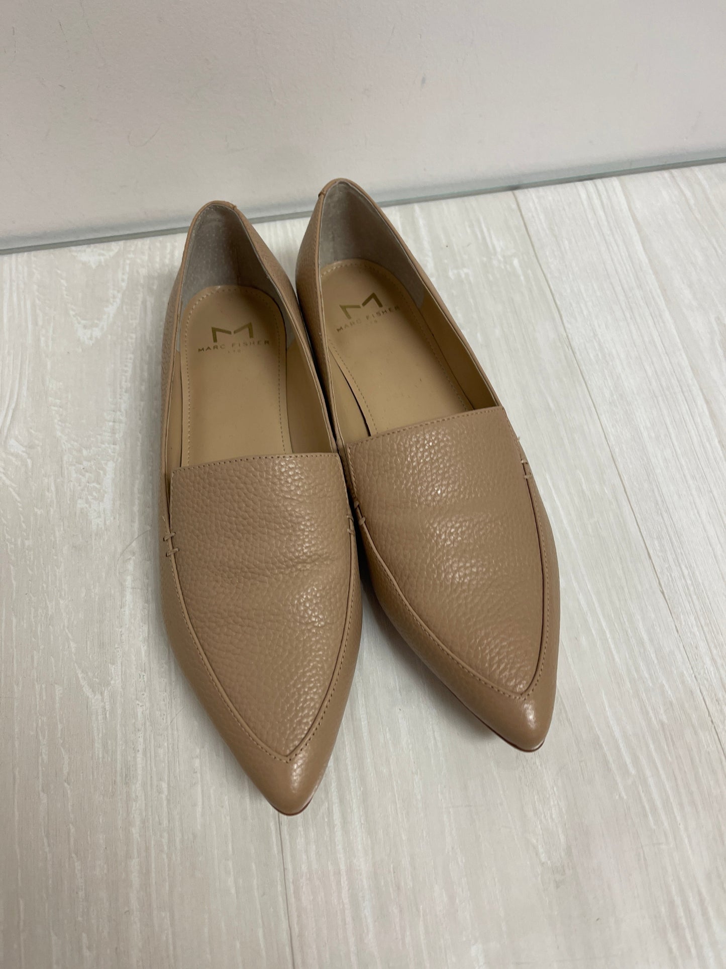 Shoes Flats By Marc Fisher In Tan, Size: 6