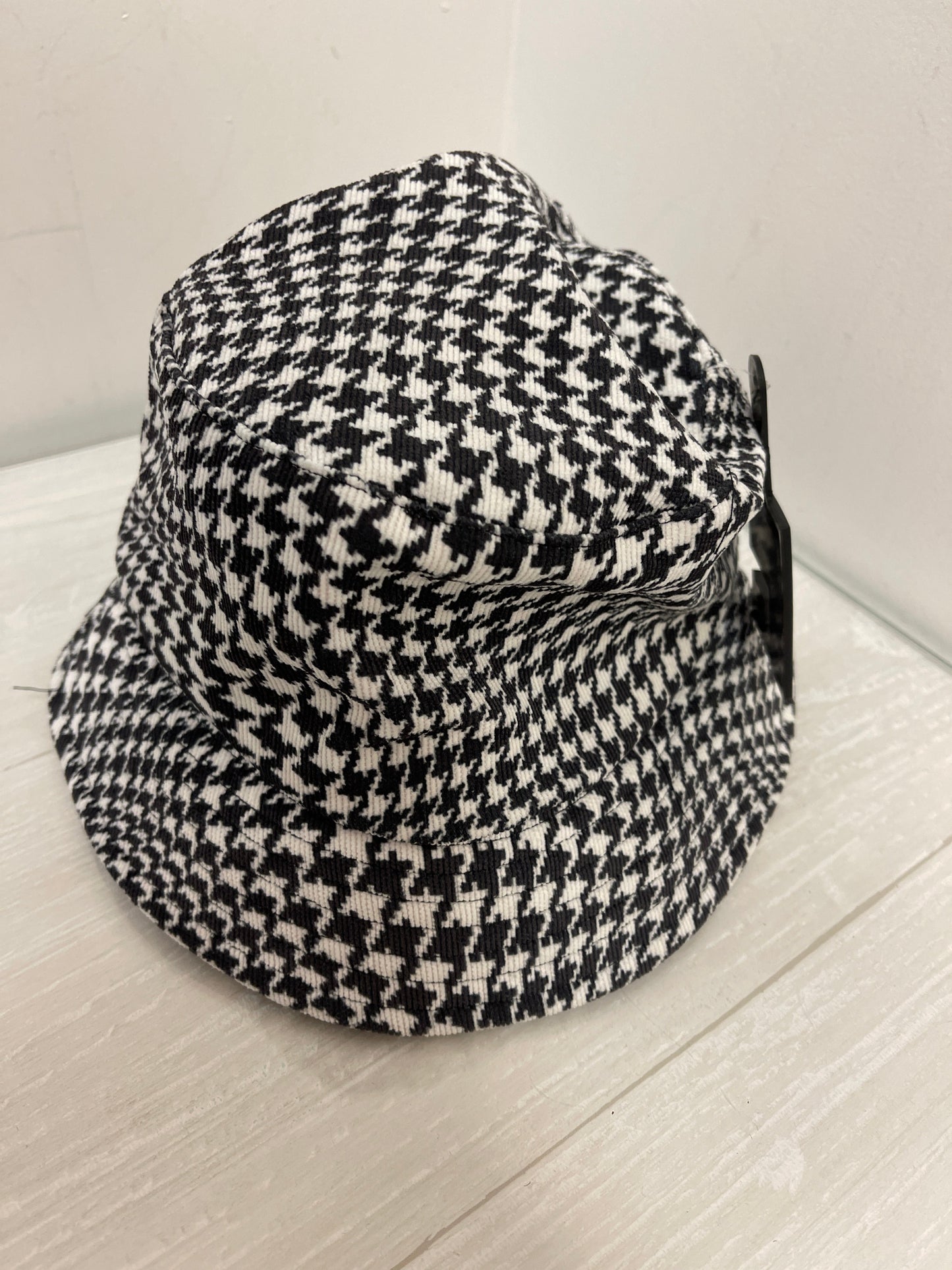 Hat Bucket By So