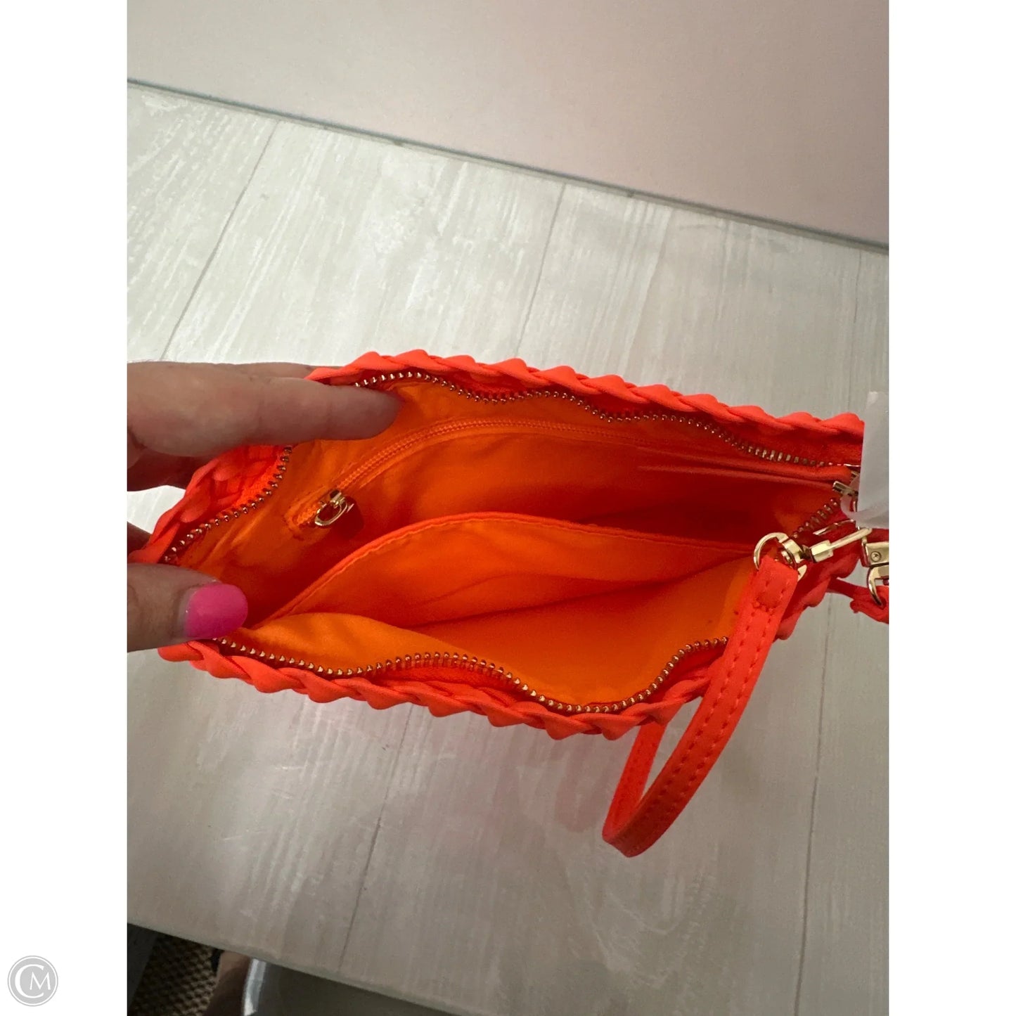 Wristlet By Clothes Mentor, Size: Medium