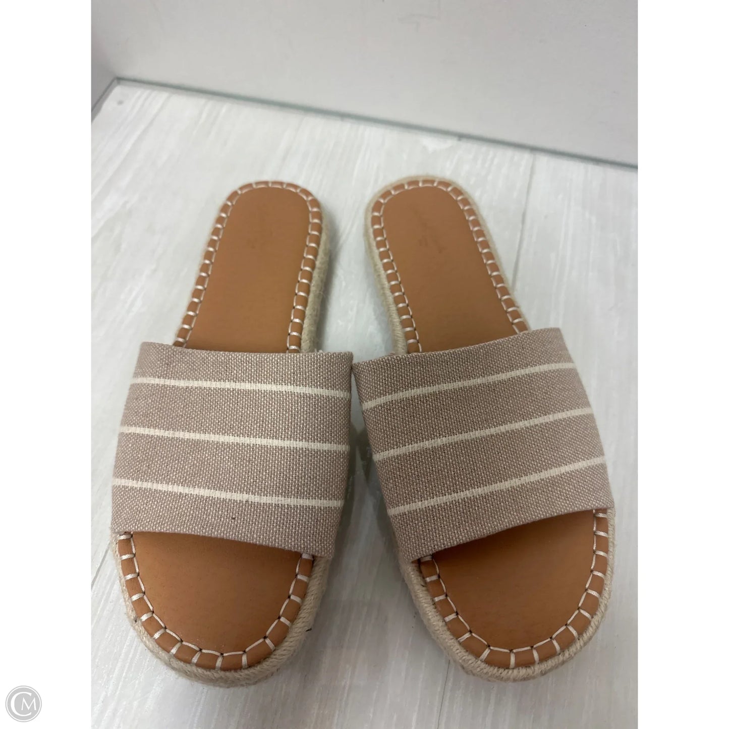 Sandals Flats By Universal Thread In Tan, Size: 9.5