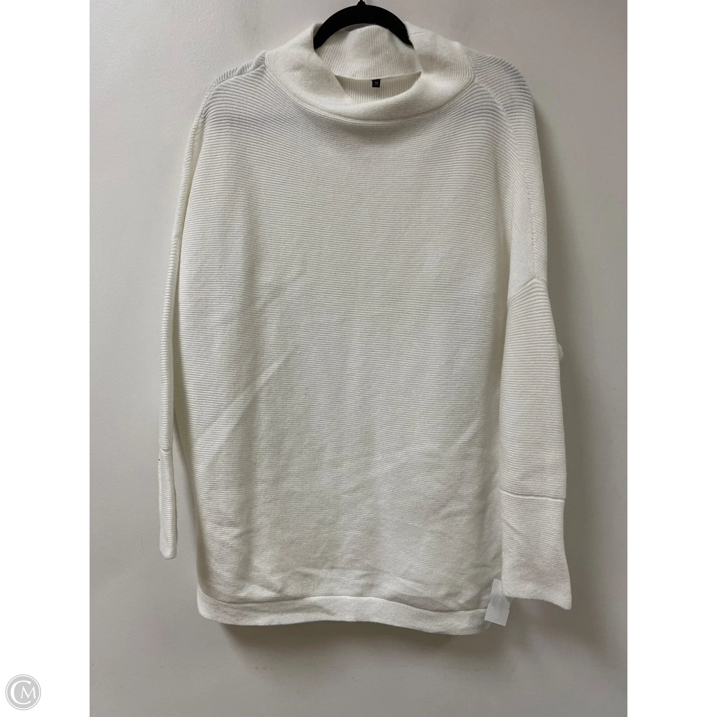 Tunic Long Sleeve By Clothes Mentor In White, Size: M