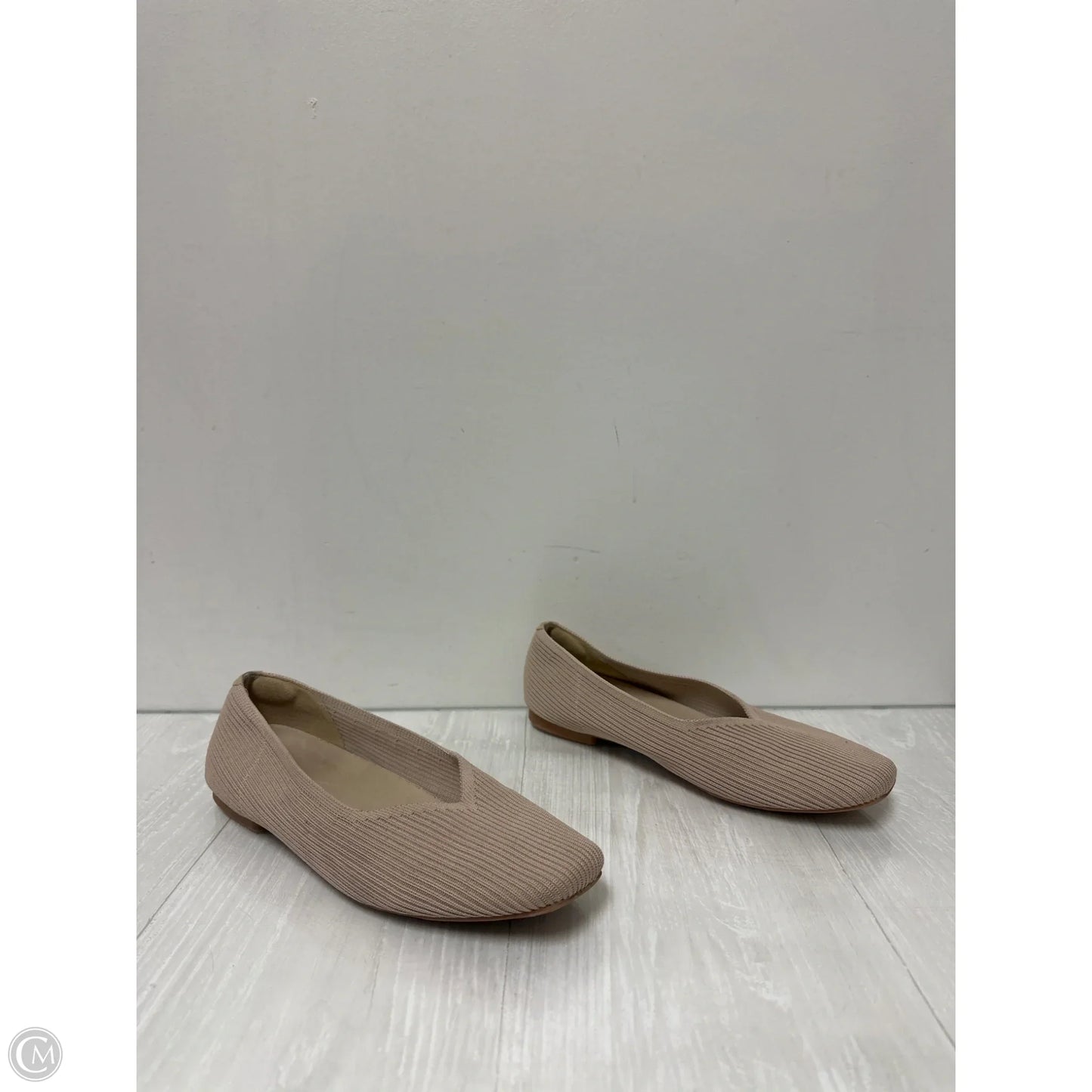 Shoes Flats By Clothes Mentor In Cream, Size: 8.5