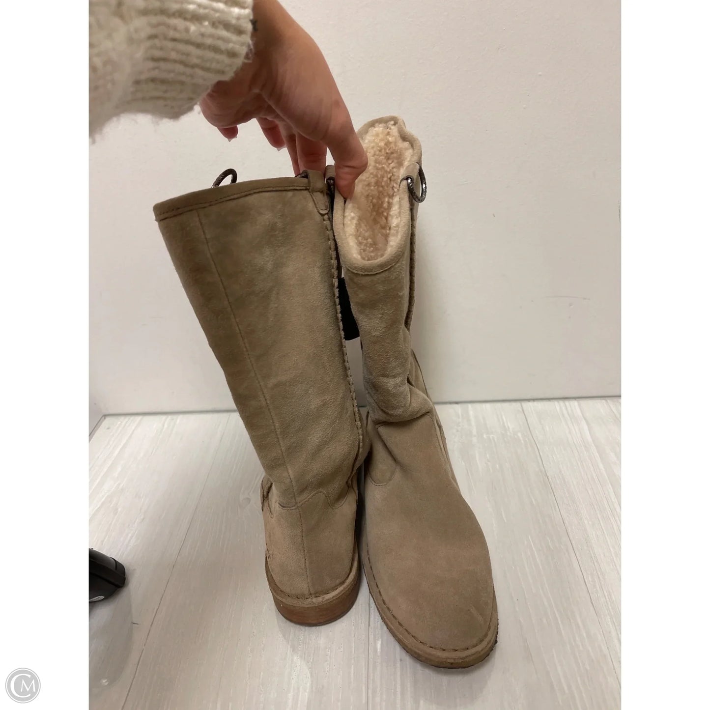 Boots Designer By Ugg In Brown, Size: 9