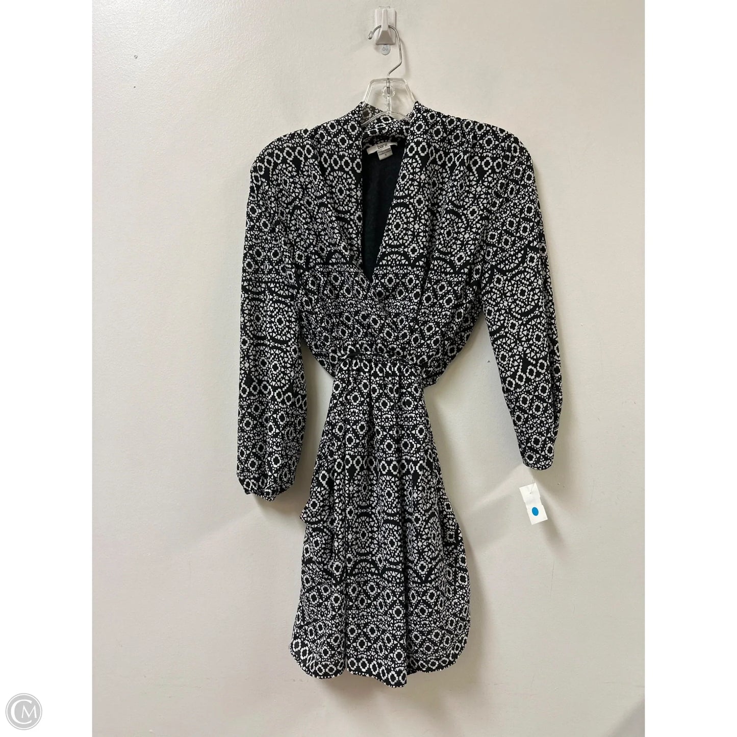 Dress Casual Short By Bar Iii In Black & White, Size: S