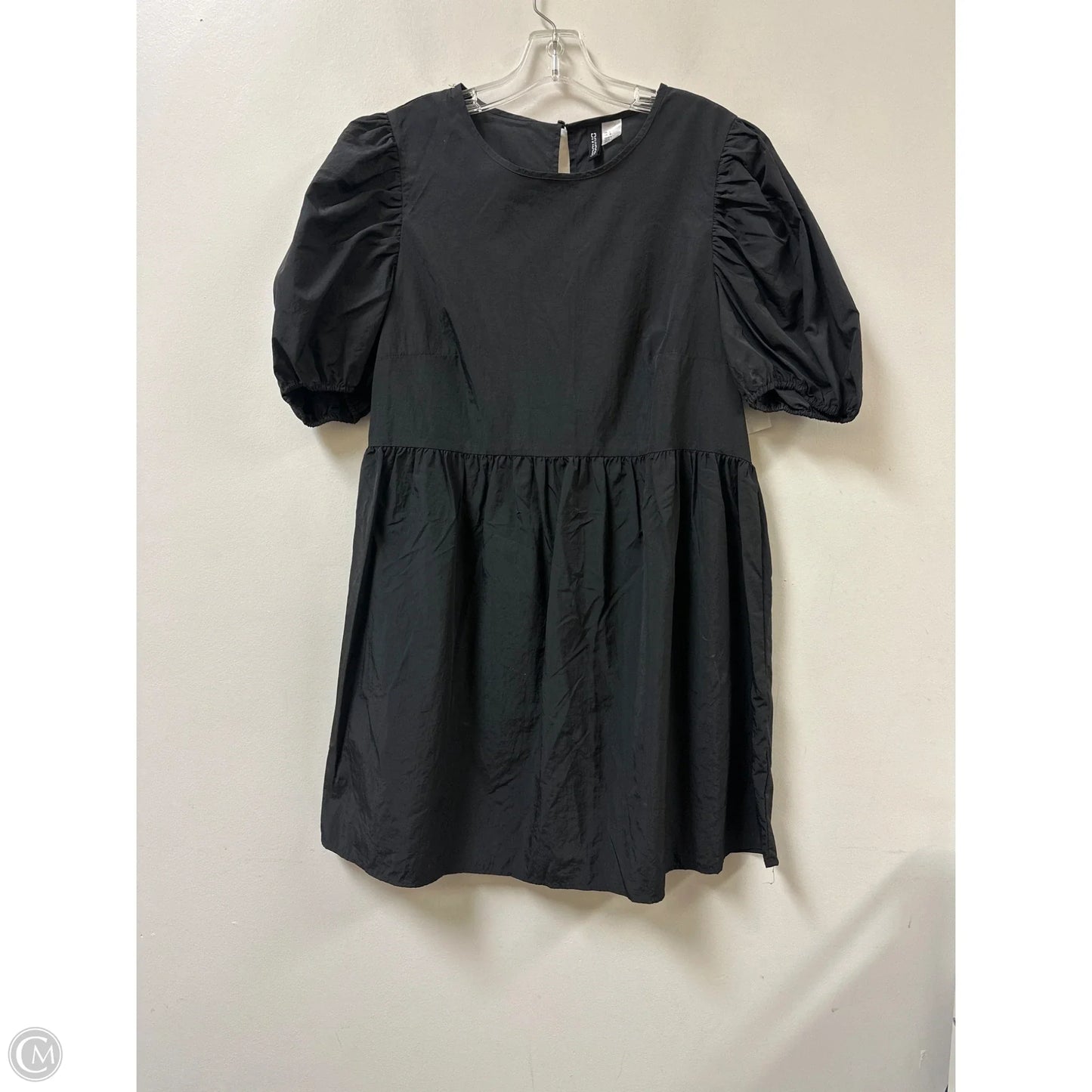Dress Casual Short By Divided In Black, Size: L
