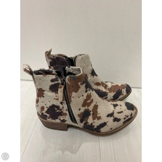 Boots Ankle Heels By Very G In Animal Print, Size: 9