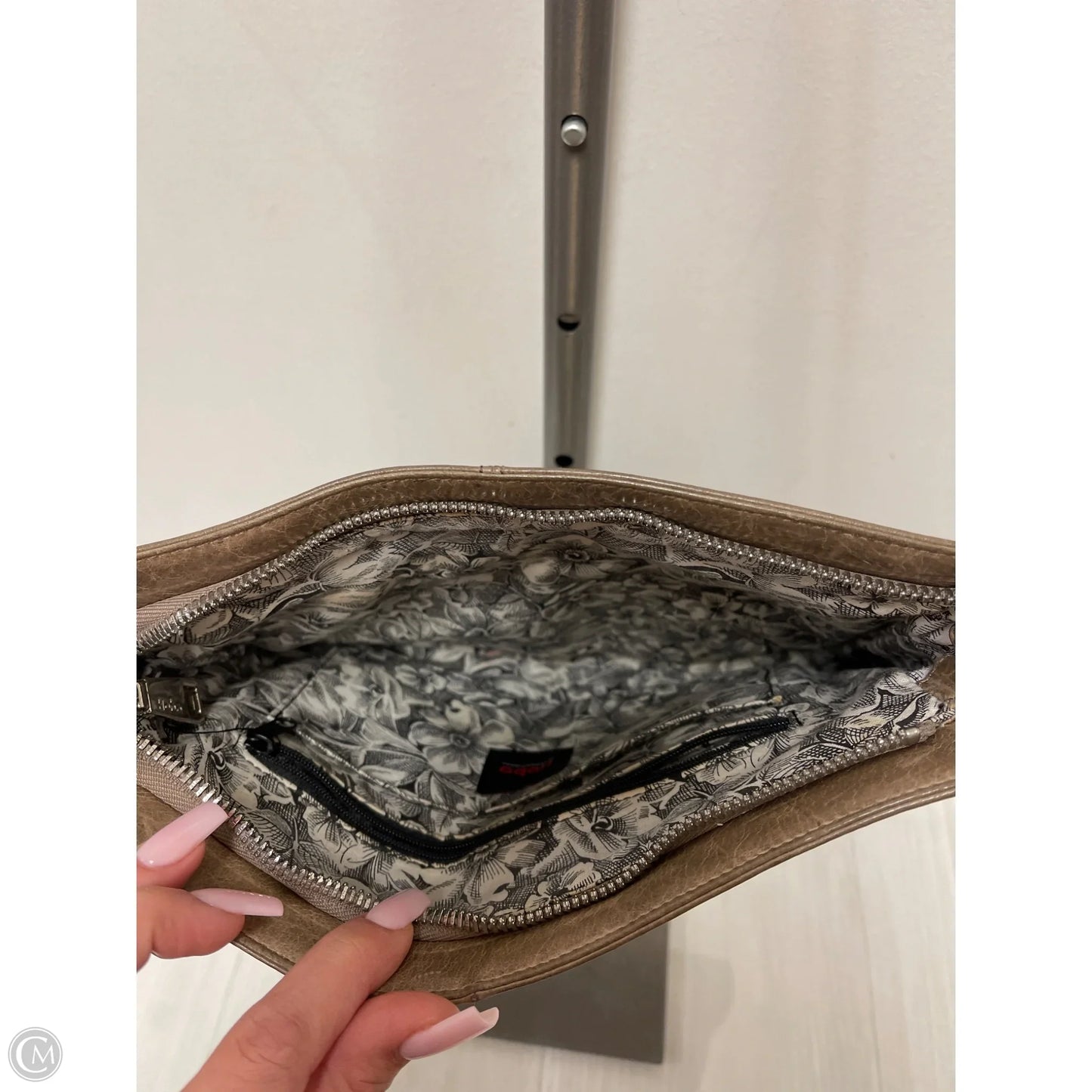 Handbag Leather By Hobo Intl, Size: Medium