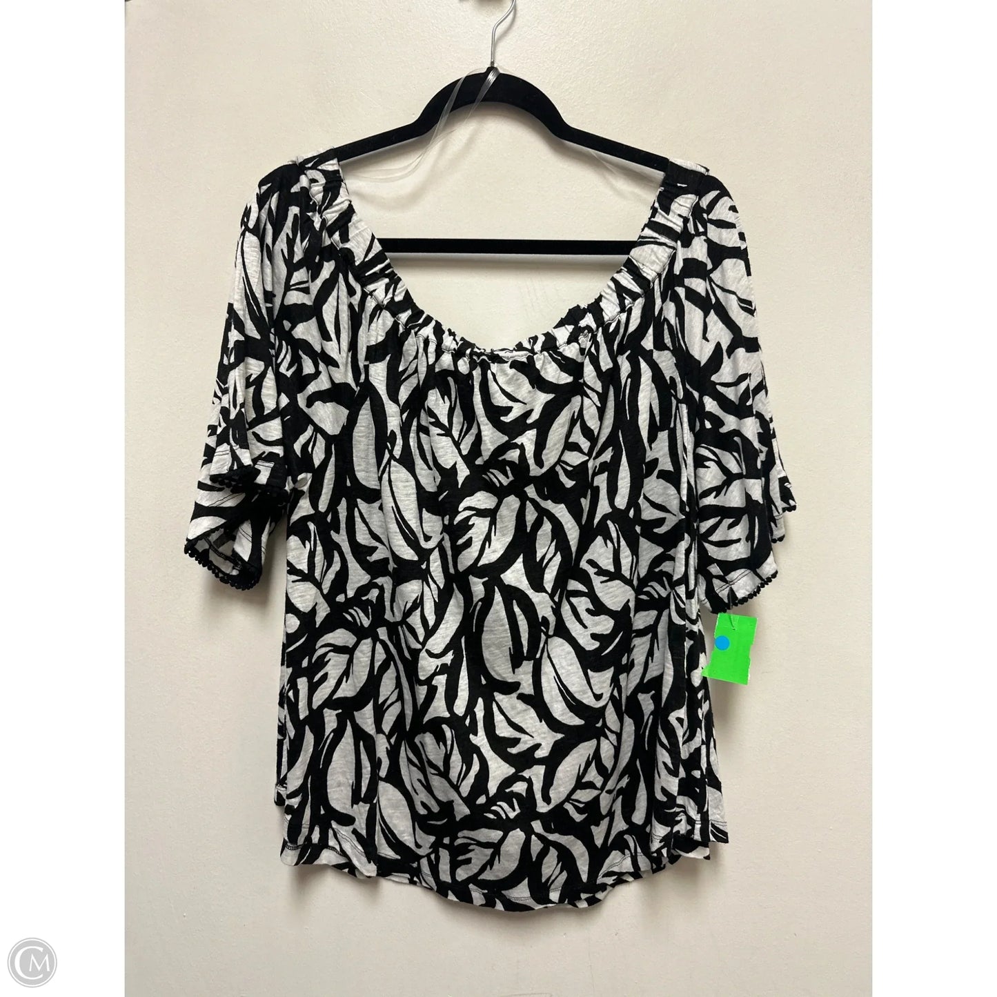 Top Short Sleeve By Chicos In Black & White, Size: L